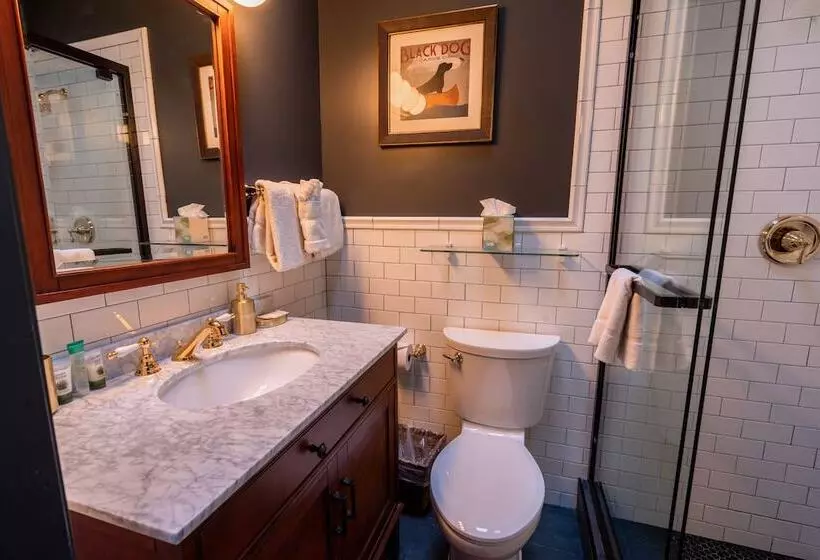 Отель The Blue Church Lodge