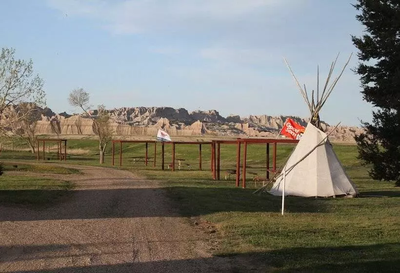 汽车旅馆  Badlands Hotel & Campground