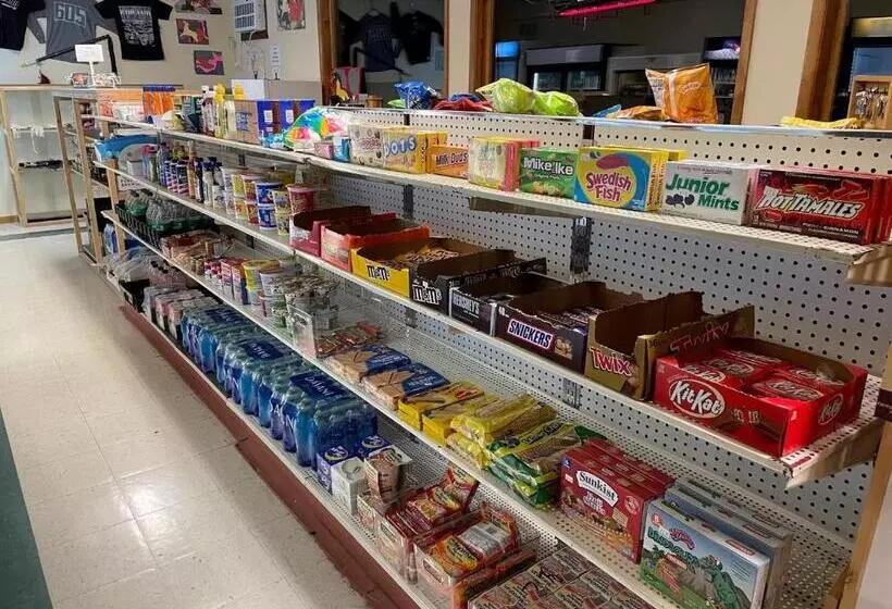 汽车旅馆  Badlands Hotel & Campground