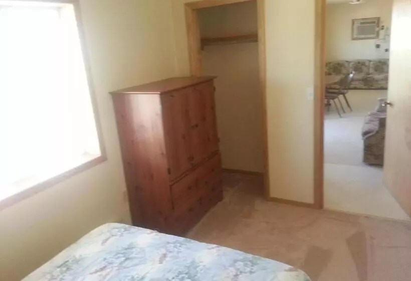 汽车旅馆  Badlands Hotel & Campground