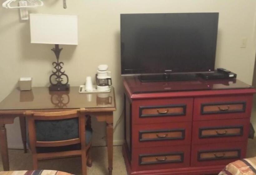 מוטל Badlands Hotel & Campground