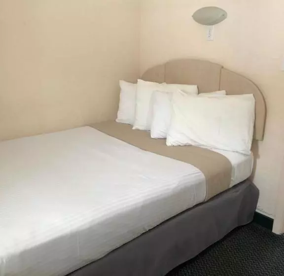 מוטל Biscayne Family Resort