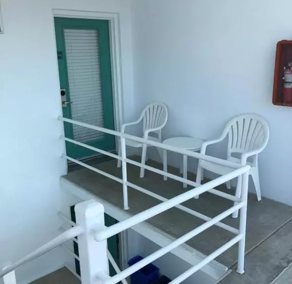 מוטל Biscayne Family Resort