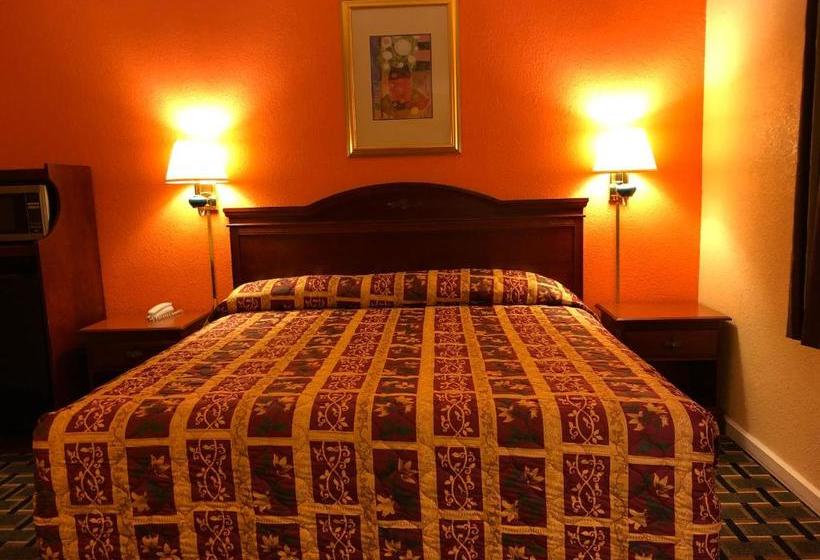 Отель Deluxe Inn