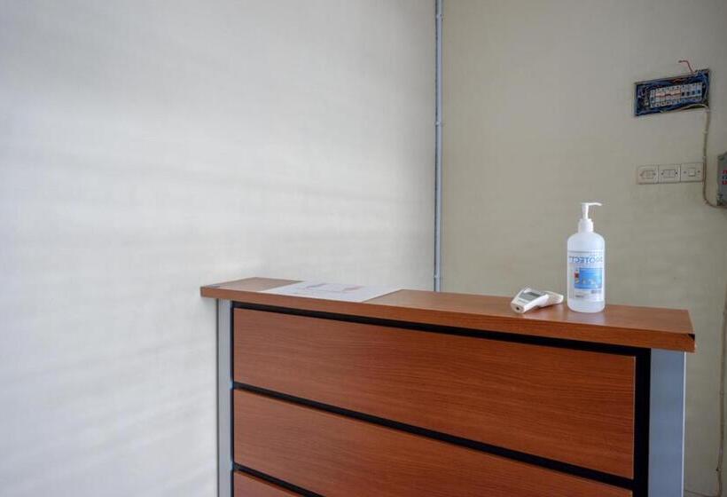 Hotel Reddoorz @ Jalan Setiabudi Semarang 2