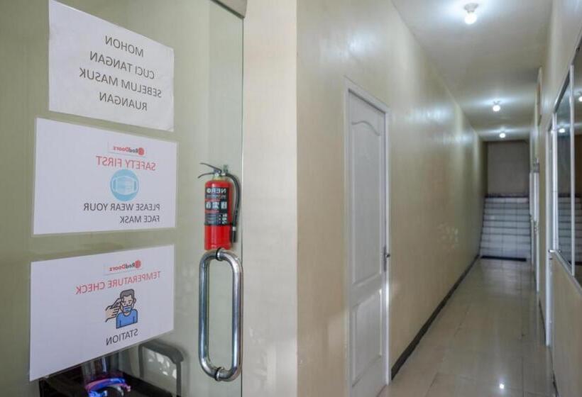 Hotel Reddoorz @ Jalan Setiabudi Semarang 2