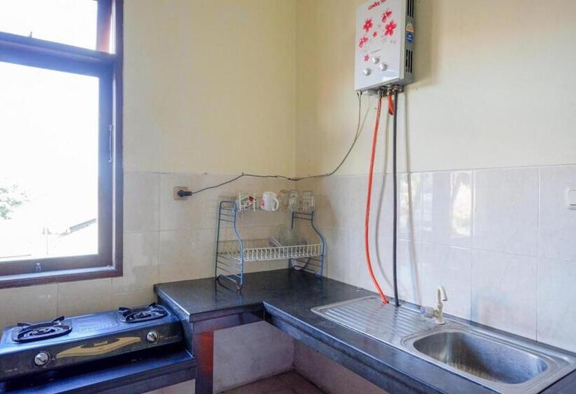 Hotel Reddoorz @ Jalan Setiabudi Semarang 2