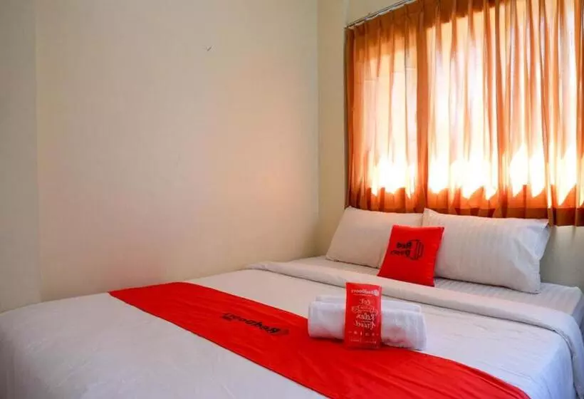 ホテル Reddoorz @ Jalan Setiabudi Semarang 2