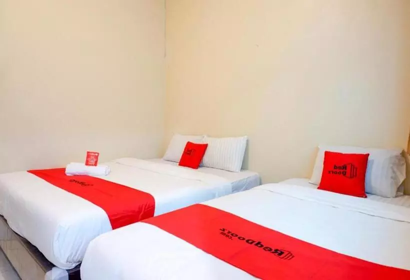 ホテル Reddoorz @ Jalan Setiabudi Semarang 2
