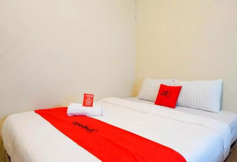 ホテル Reddoorz @ Jalan Setiabudi Semarang 2
