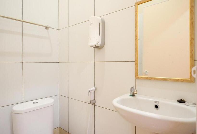 Hotel Reddoorz @ Jalan Setiabudi Semarang 2