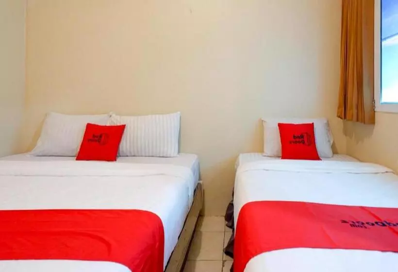 ホテル Reddoorz @ Jalan Setiabudi Semarang 2