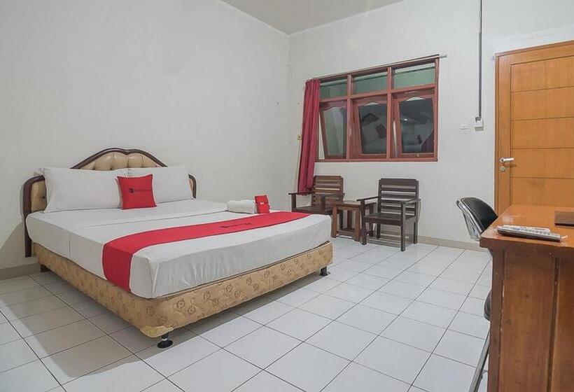 Hotel Reddoorz Near Alun Alun Subang