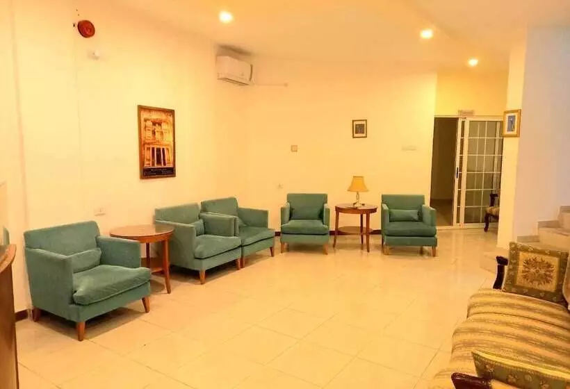 هتل Petra Town Check Inn