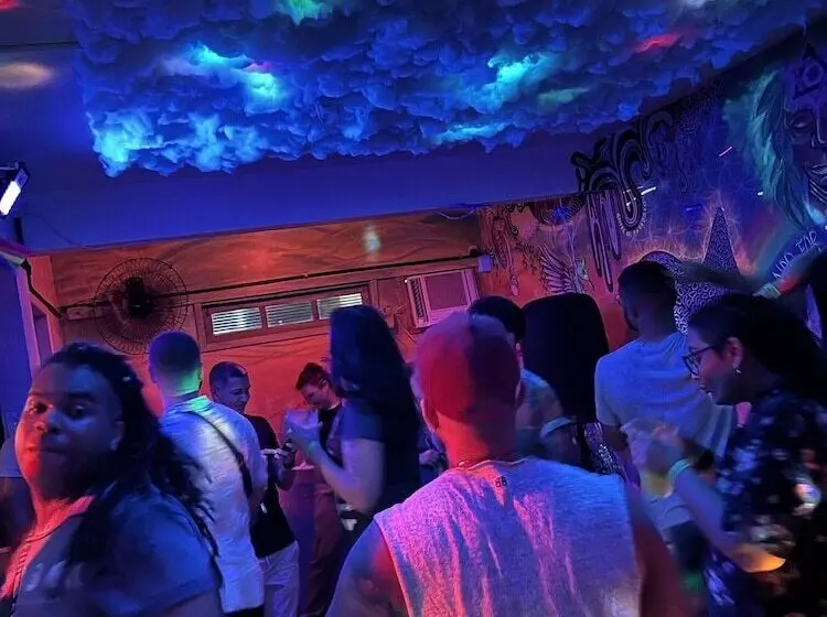 پانسیون Chamos Hostel Cultural