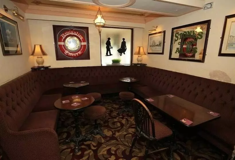 Retkeilymaja The Navigation Tavern