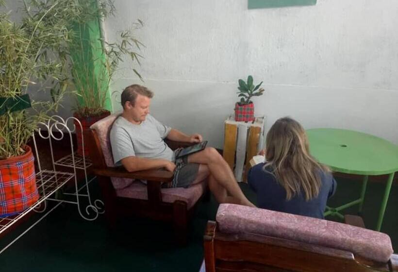 ホテル Kilimanjaro Mad Monkey S