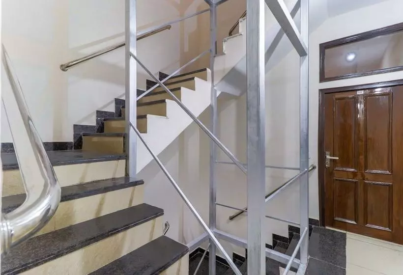Hotelli Oyo 45972 Vasdeva