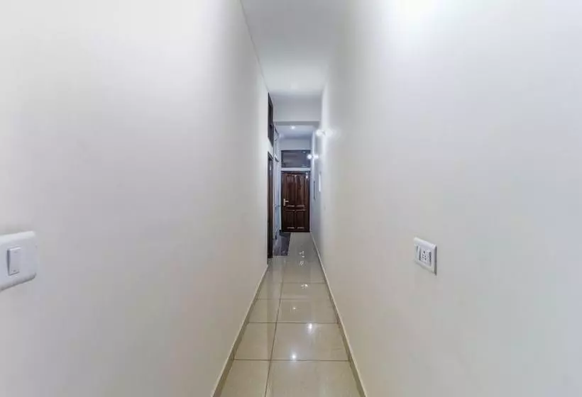 Hotelli Oyo 45972 Vasdeva