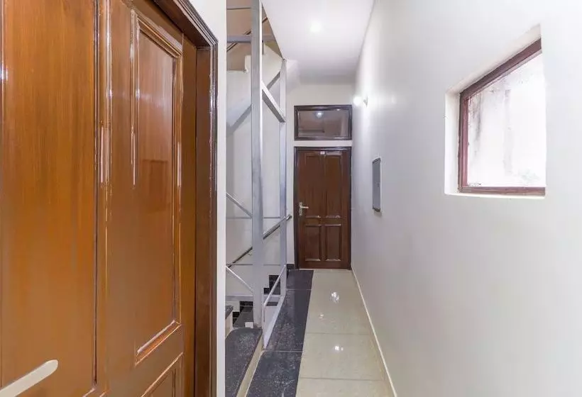 Hotelli Oyo 45972 Vasdeva