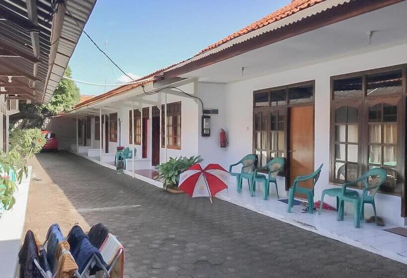 בית מלון כפרי Reddoorz Near Pantai Barat Pangandaran 2