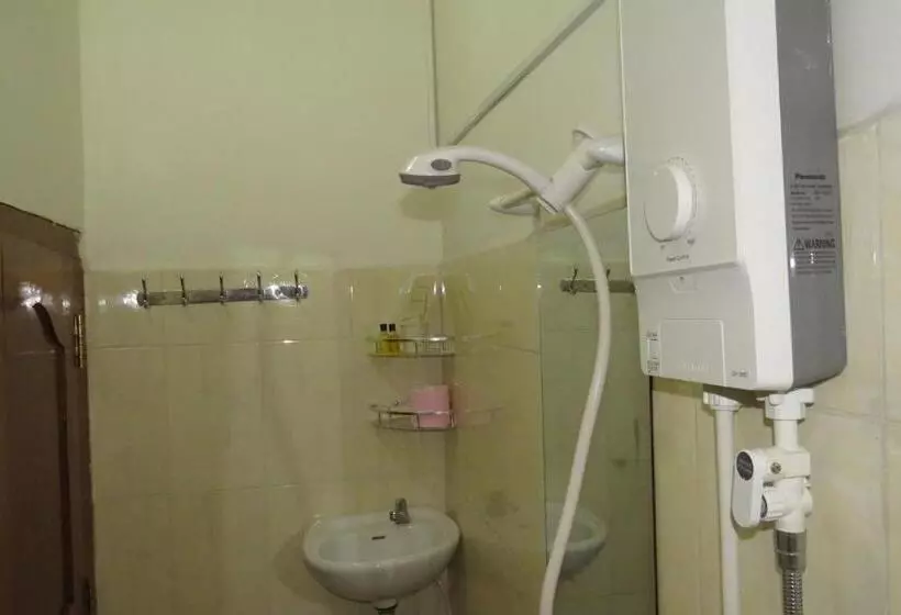 هتل Sorya Guesthouse & Dolphin Tours