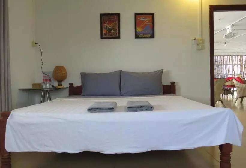 هتل Sorya Guesthouse & Dolphin Tours