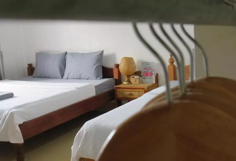 هتل Sorya Guesthouse & Dolphin Tours