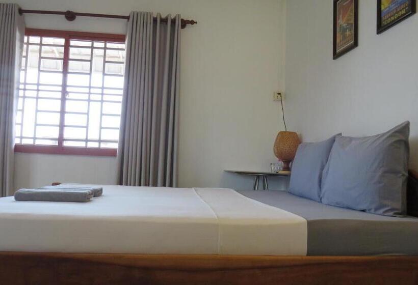 هتل Sorya Guesthouse & Dolphin Tours