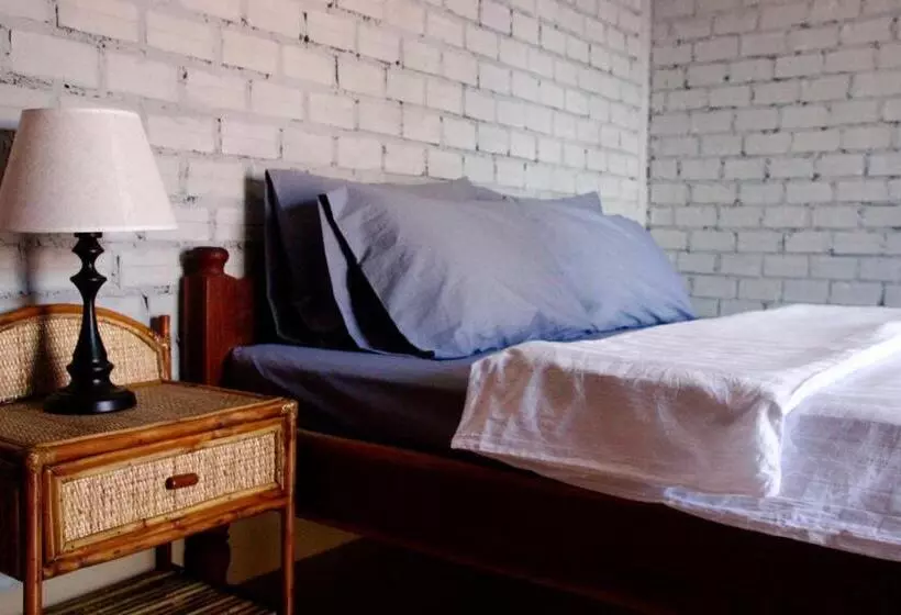 هتل Sorya Guesthouse & Dolphin Tours