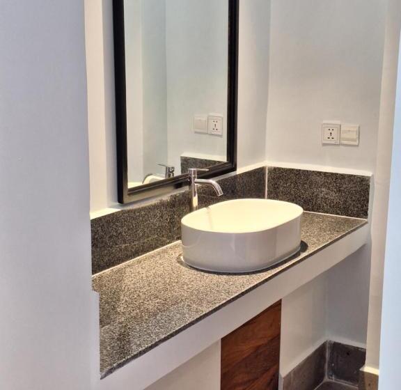 هتل Sorya Guesthouse & Dolphin Tours