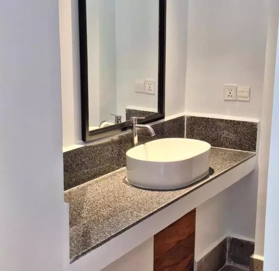 هتل Sorya Guesthouse & Dolphin Tours