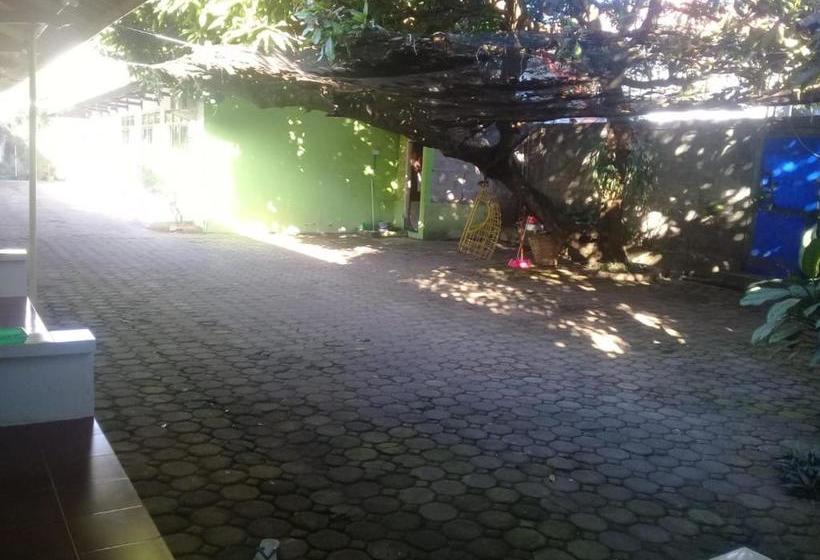 בית מלון כפרי Reddoorz Near Pantai Barat Pangandaran 2