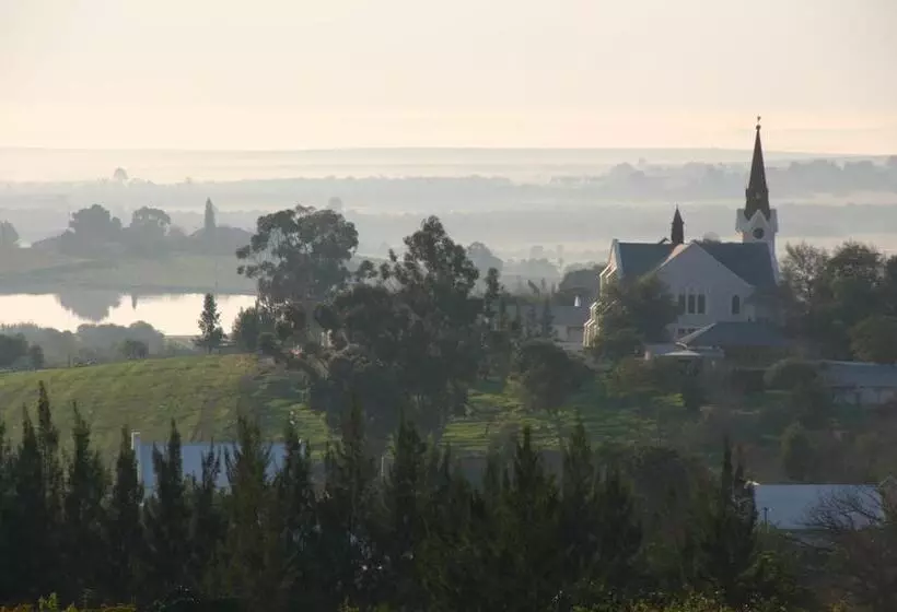 Hotelli Cafe Felix & Old Oak Manor