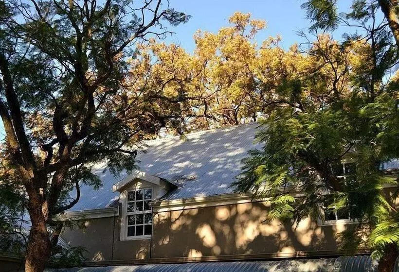 Hotelli Cafe Felix & Old Oak Manor