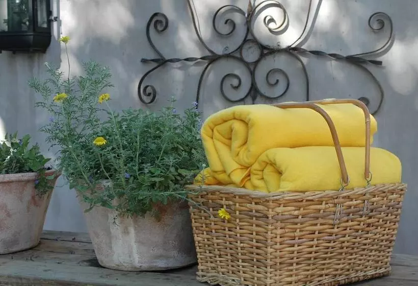 Hotelli Cafe Felix & Old Oak Manor