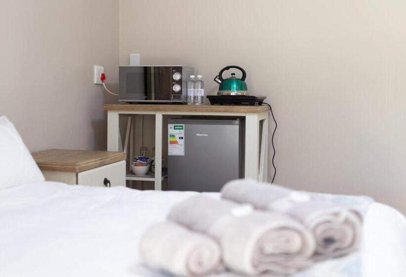 פנסיון Opstal Guestfarm