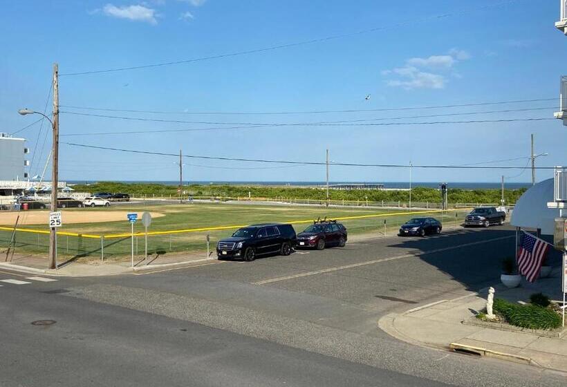 Yankee Clipper Resort Motel