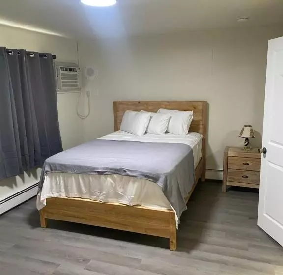 Yankee Clipper Resort Motel