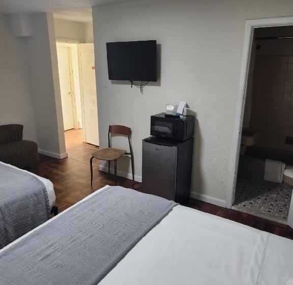 Yankee Clipper Resort Motel