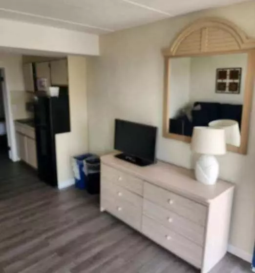 Yankee Clipper Resort Motel