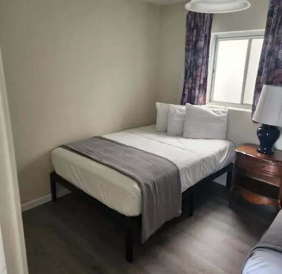 Yankee Clipper Resort Motel