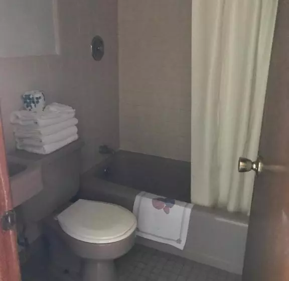 Yankee Clipper Resort Motel