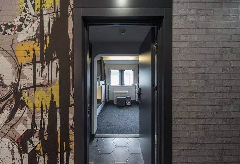 Metro Hostel