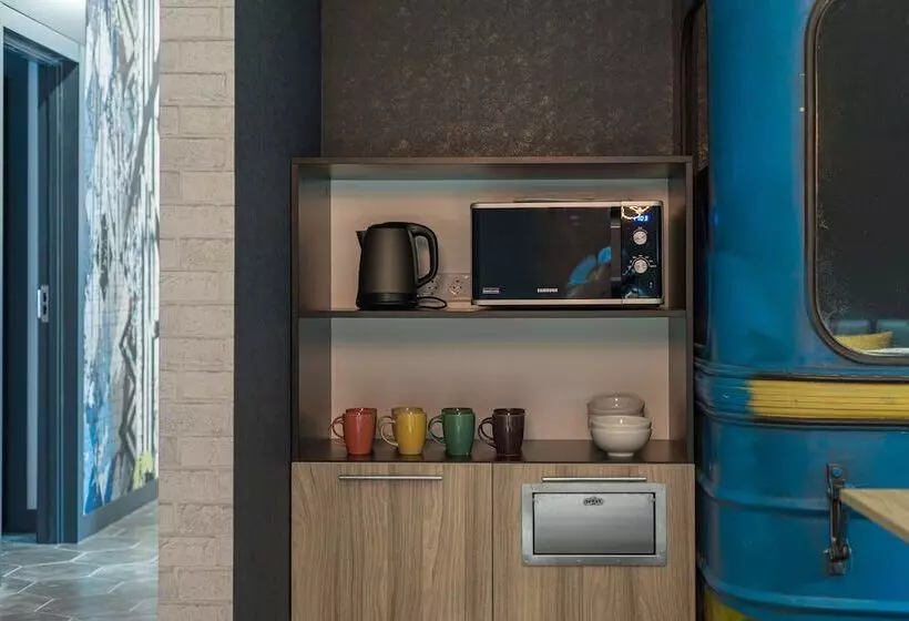 Metro Hostel