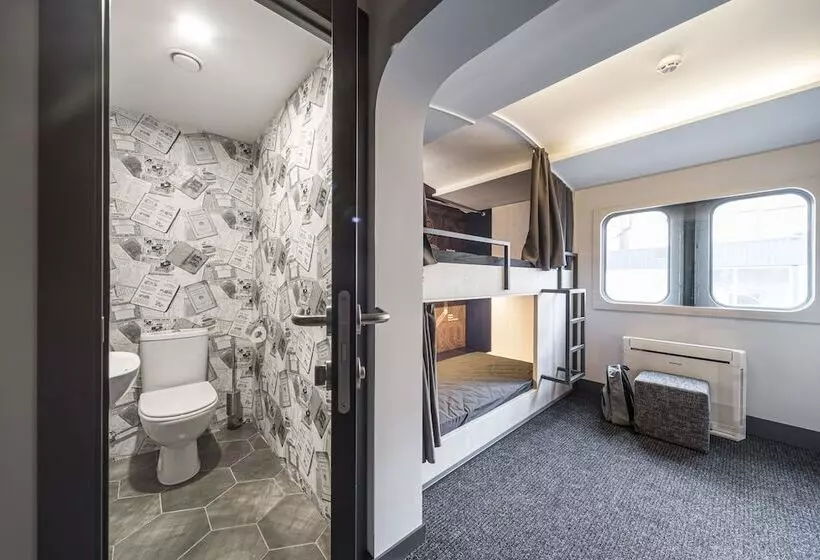 Metro Hostel