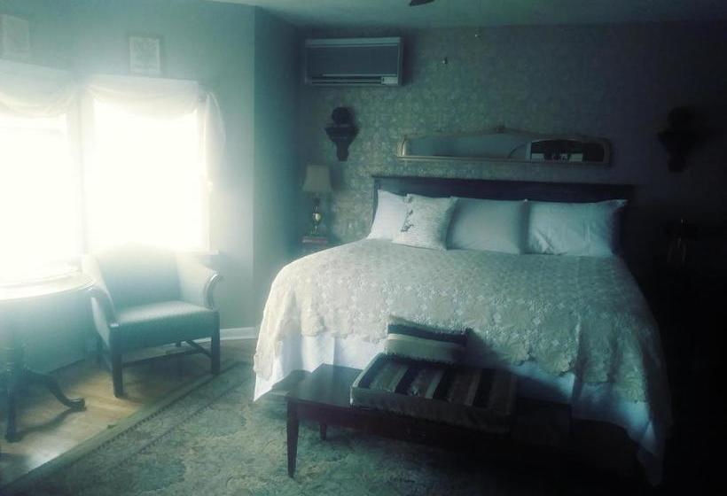 פנסיון The Guest House At The Regina House Tea Room