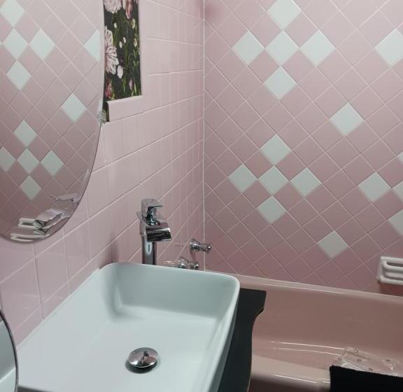 פנסיון The Guest House At The Regina House Tea Room