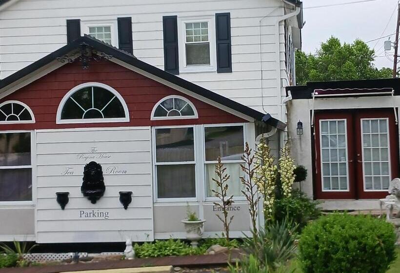 פנסיון The Guest House At The Regina House Tea Room