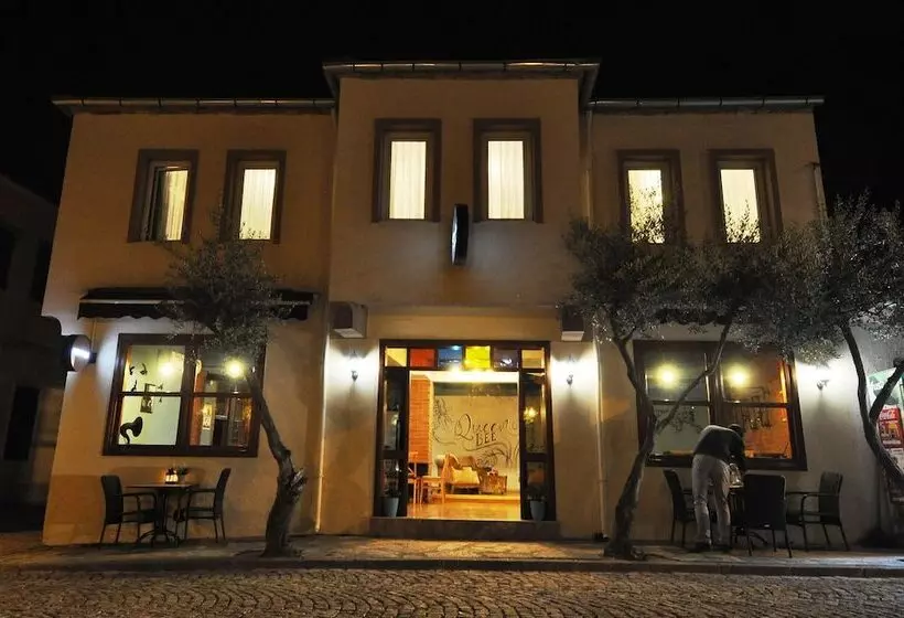 ベッドアンドブレックファースト Queen Bee